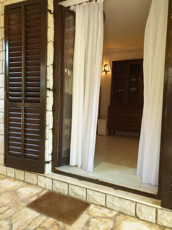 Beachfront Apartment 4526-2 Punat