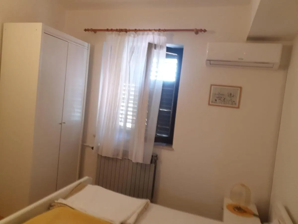 Beachfront Apartment 4526-2 Punat Croatia